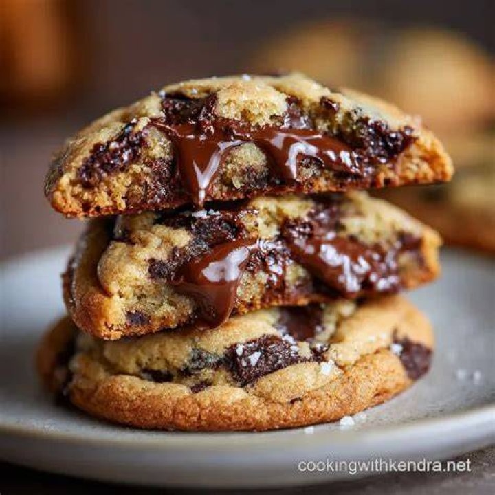 Nutella Stuffed Chocolate Chip Cookies