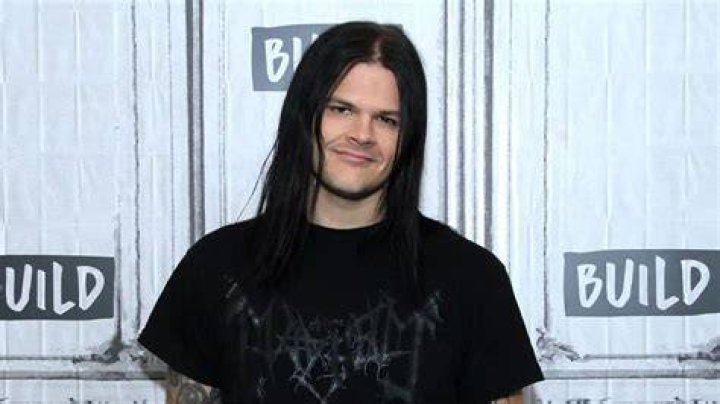 Travis Bacon Bio